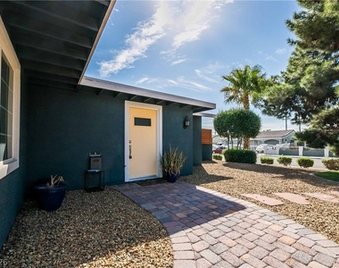 836 N 21st Street - Photo Thumbnail 1