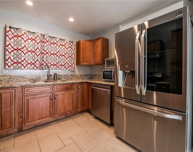 836 N 21st Street - Photo Thumbnail 6