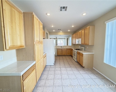2801 Bahama Point Avenue - Photo Thumbnail 8