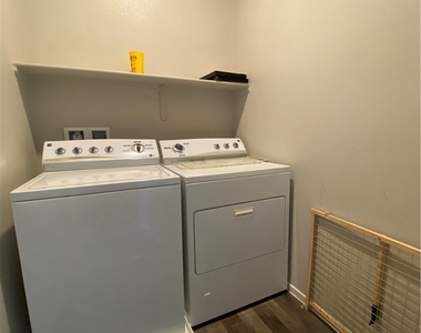 4650 Blaise Avenue - Photo Thumbnail 12