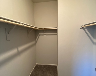 4650 Blaise Avenue - Photo Thumbnail 8