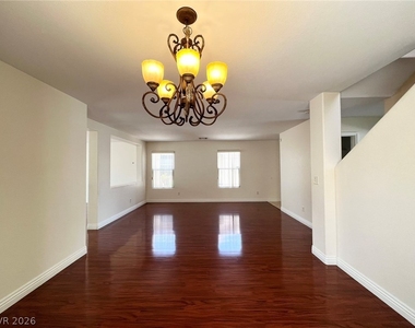 5717 W Dewey Drive - Photo Thumbnail 9