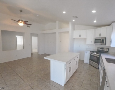 1014 Havenworth Avenue - Photo Thumbnail 5