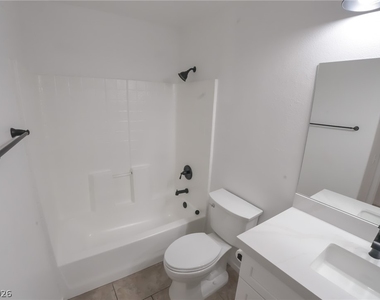 1014 Havenworth Avenue - Photo Thumbnail 11