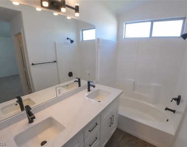 1014 Havenworth Avenue - Photo Thumbnail 14