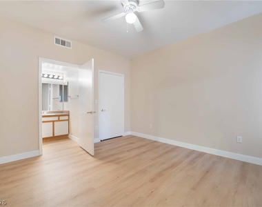 6650 W Warm Springs Road - Photo Thumbnail 16