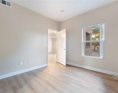 6650 W Warm Springs Road - Photo Thumbnail 23
