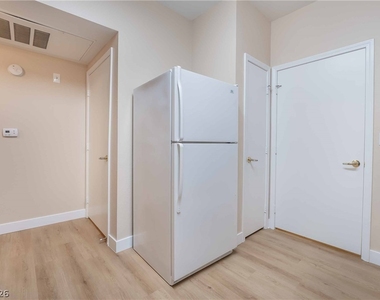 6650 W Warm Springs Road - Photo Thumbnail 15