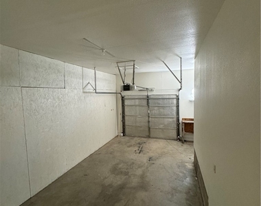 1851 S Sycamore Avenue - Photo Thumbnail 10