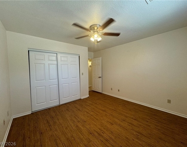 1851 S Sycamore Avenue - Photo Thumbnail 4