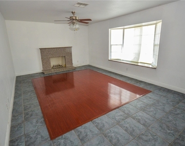 6772 Carrera Drive - Photo Thumbnail 3