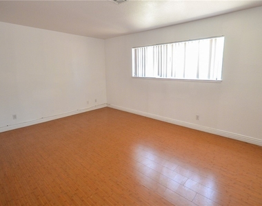 6772 Carrera Drive - Photo Thumbnail 12