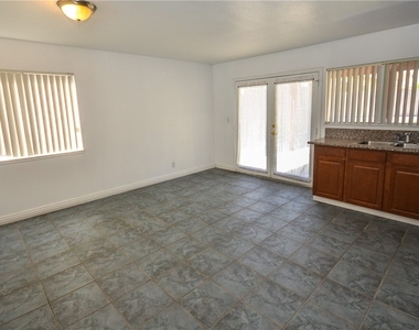 6772 Carrera Drive - Photo Thumbnail 7