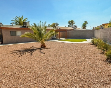 6772 Carrera Drive - Photo Thumbnail 9