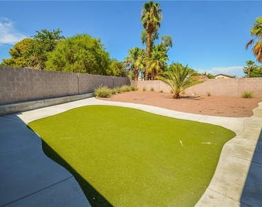 6772 Carrera Drive - Photo Thumbnail 10