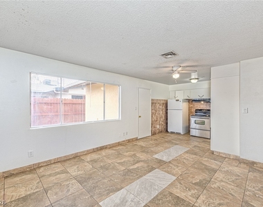 421 N Decatur Boulevard - Photo Thumbnail 2
