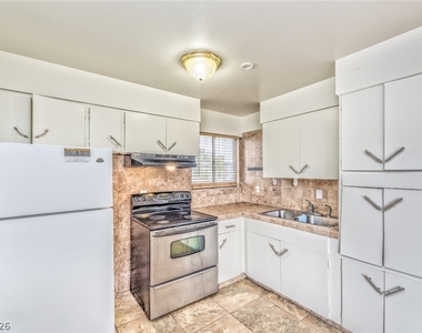 421 N Decatur Boulevard - Photo Thumbnail 4