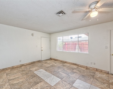 421 N Decatur Boulevard - Photo Thumbnail 3