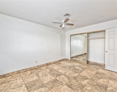 421 N Decatur Boulevard - Photo Thumbnail 8