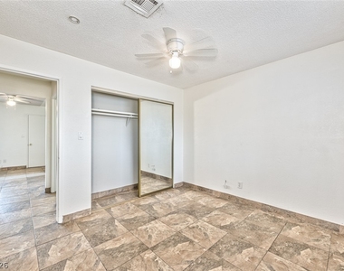 421 N Decatur Boulevard - Photo Thumbnail 6