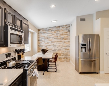 2521 Citrus Garden Circle - Photo Thumbnail 5
