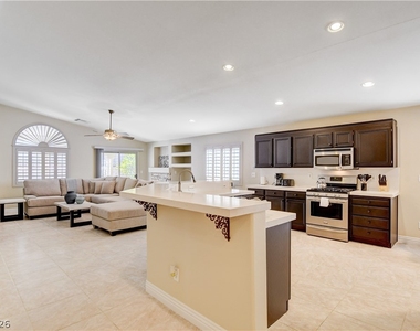 2521 Citrus Garden Circle - Photo Thumbnail 3