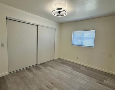 4920 Stanley Avenue - Photo Thumbnail 10