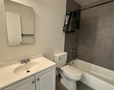 4920 Stanley Avenue - Photo Thumbnail 9