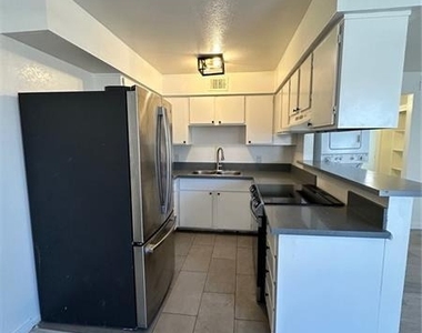 4920 Stanley Avenue - Photo Thumbnail 5