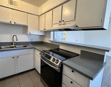 4920 Stanley Avenue - Photo Thumbnail 3