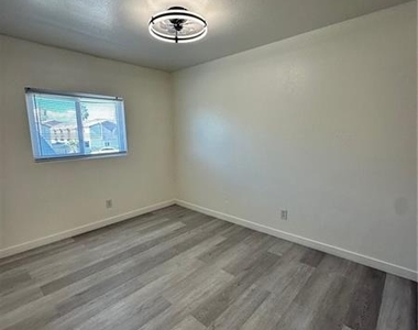 4920 Stanley Avenue - Photo Thumbnail 7