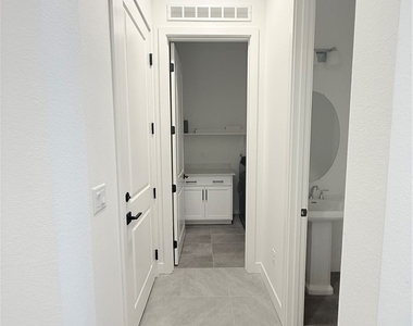 127 Hudson Terrace Lane - Photo Thumbnail 3