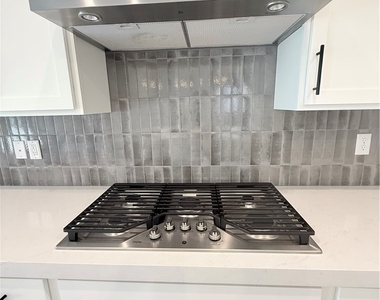 127 Hudson Terrace Lane - Photo Thumbnail 9