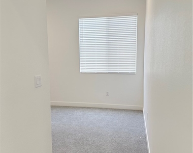127 Hudson Terrace Lane - Photo Thumbnail 16