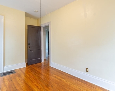 325 S Midler Avenue - Photo Thumbnail 21