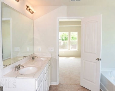 74 Newnan Lakes Drive - Photo Thumbnail 26