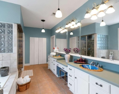 601 Sawgrass Walk - Photo Thumbnail 5