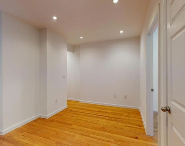 426 East 65th Street - Photo Thumbnail 1
