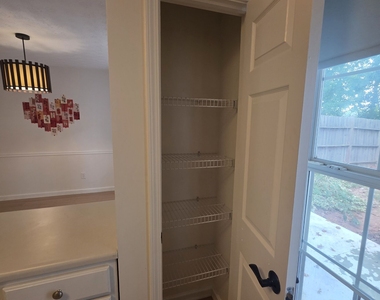 111 Chastain Loop - Photo Thumbnail 8