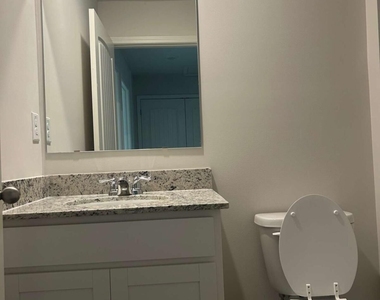 1005 N 2nd Avenue Nw - Photo Thumbnail 9