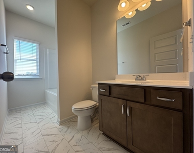190 Fair Oak Lane - Photo Thumbnail 22