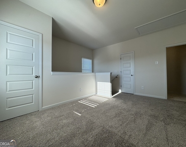 190 Fair Oak Lane - Photo Thumbnail 13