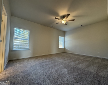 190 Fair Oak Lane - Photo Thumbnail 14