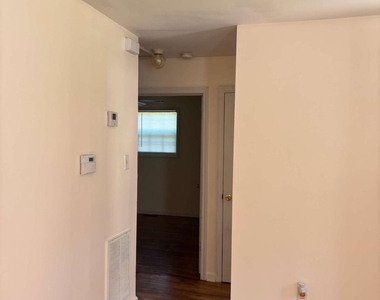 150 Magnolia Street - Photo Thumbnail 7