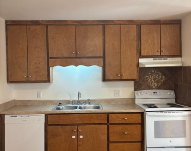 150 Magnolia Street - Photo Thumbnail 3