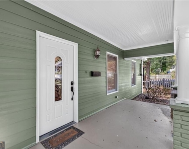 1801 Evans Drive Sw - Photo Thumbnail 3