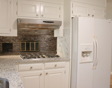 1680 Huntington Drive - Photo Thumbnail 9