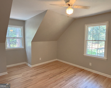 1680 Huntington Drive - Photo Thumbnail 17