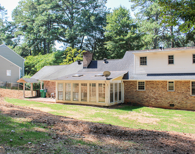 1680 Huntington Drive - Photo Thumbnail 23