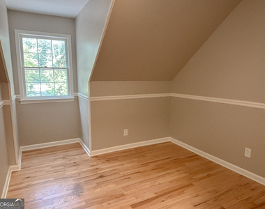 1680 Huntington Drive - Photo Thumbnail 15